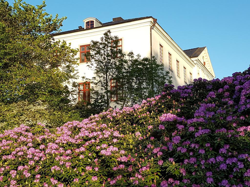 Naeaes Slott Guest House Floda  Exterior photo